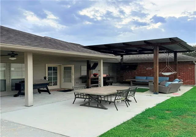 Photo 2 of Single family home for sale at 13795 Shady Holw Dr, Denham Springs, LA 70726 | MLS# 2561739 | Listing updated on 2026-08-23