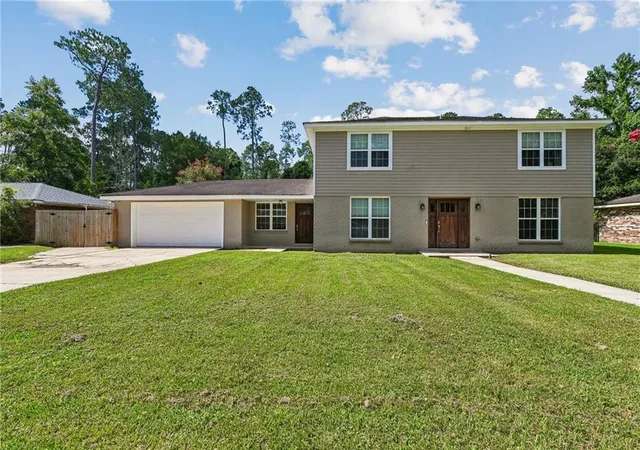 Photo 1 of Single family home for sale at 123 W Pinewood Dr, Slidell, LA 70458 | MLS# 2565563 | Listing updated on 2026-08-24