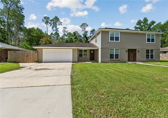 Photo 2 of Single family home for sale at 123 W Pinewood Dr, Slidell, LA 70458 | MLS# 2565563 | Listing updated on 2026-08-24