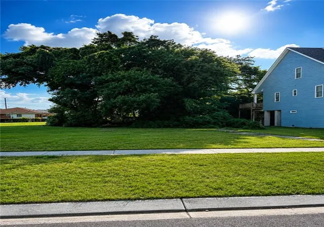 Land for sale at 6048 Cameron Blvd, New Orleans, LA 70112 | MLS# 2565336