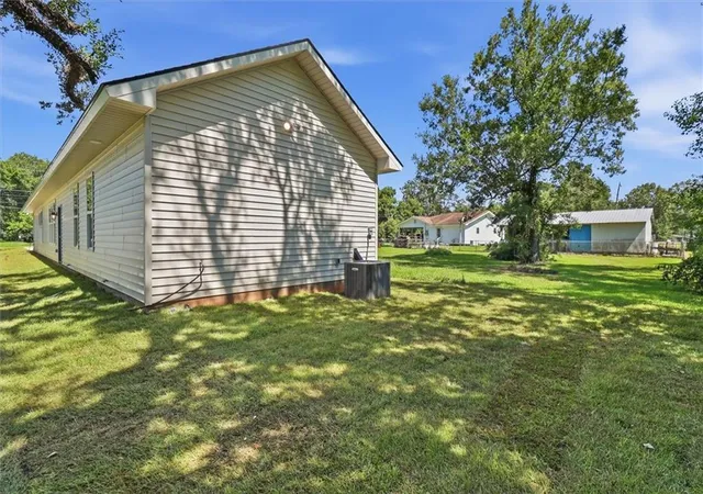 Photo 2 of Single family home for sale at 657 S 2nd Street, Ponchatoula, LA 70454 | MLS# 2565461 | Listing updated on 2026-08-13