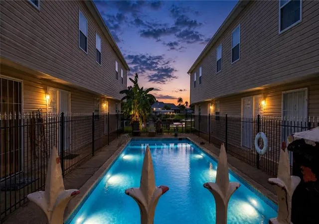 Listing Photo 2 - Condo for sale in building located at 4854 Pontchartrain Dr, Slidell, LA 70458 - Unit #17