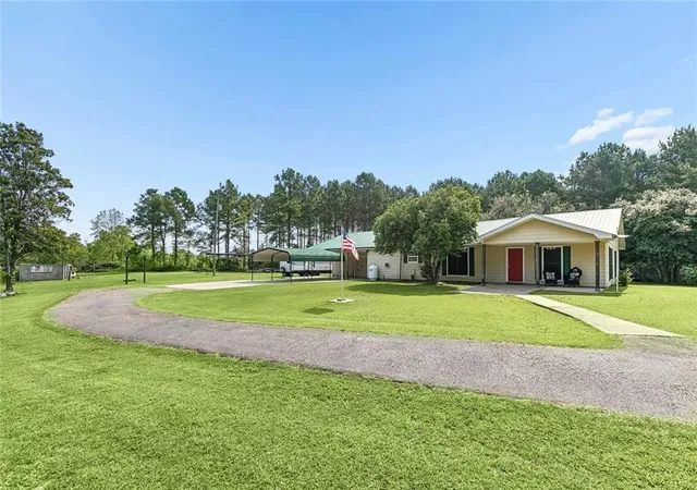 Photo 1 of Single family home for sale at 95 Silver Dollar Ln, Greensburg, LA 70441 | MLS# 2565908 | Listing updated on 2026-08-19