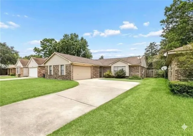 Photo 1 of Single family home for sale at 314 Portsmouth Dr, Slidell, LA 70460 | MLS# 2565673 | Listing updated on 2026-08-24