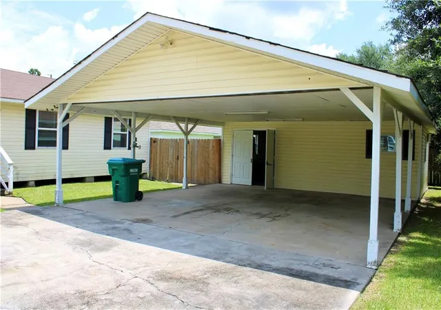 Photo 3 of Single family home for sale at 280 N 4th Street, Ponchatoula, LA 70454 | MLS# 2566200 | Listing updated on 2026-08-21
