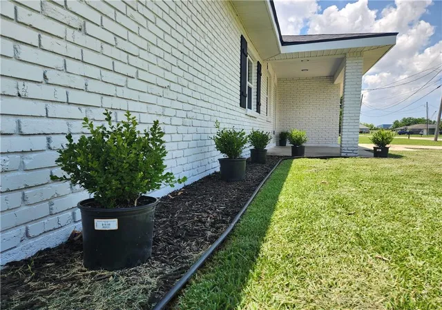 Photo 2 of Single family home for sale at 112 Nu St, Belle Chasse, LA 70037 | MLS# 2566116 | Listing updated on 2026-08-18