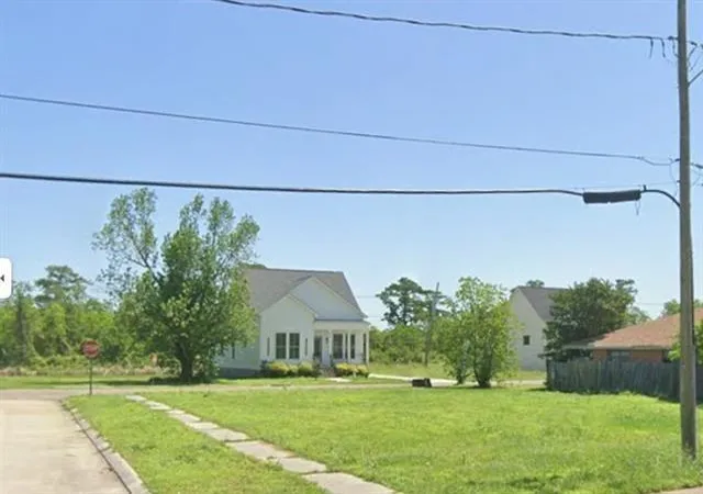 1st image of 632 Cougar Dr, Arabi, LA 70032 | MLS# 2566358