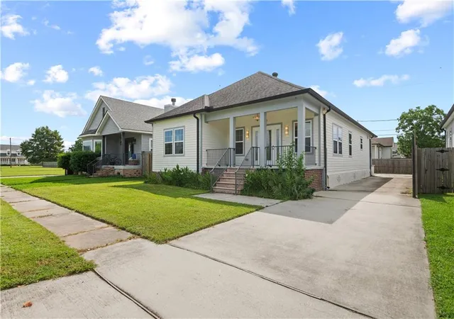 2nd image of 213 Beaver Dr, Arabi, LA 70032 | MLS# 2563858