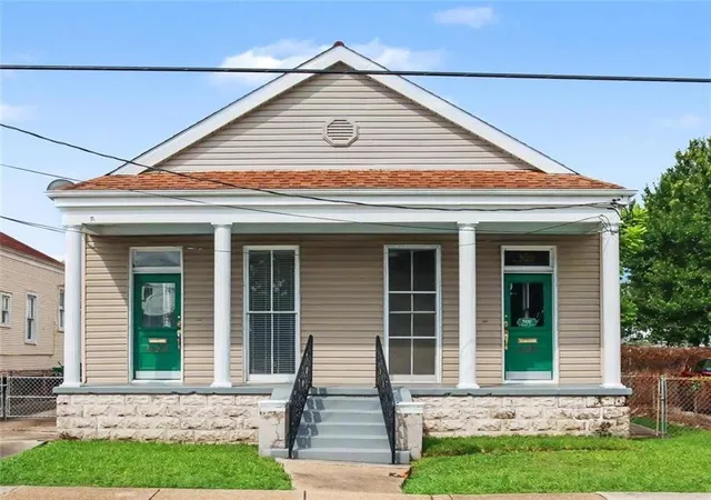 1st image of 920 Lafayette St, Gretna, LA 70053 | MLS# 2566759
