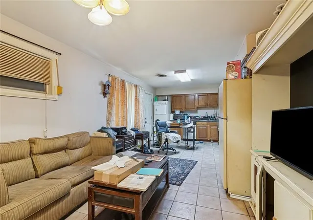 4th image of 2514 Victor St, Chalmette, LA 70043 | MLS# 2566776
