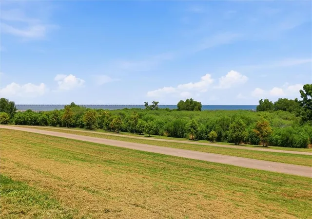 2nd image of 420 Metairie Hammond Hwy, Metairie, LA 70005
