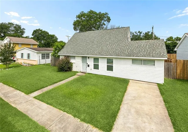 Photo 3 of Single family home for sale at 708 Miradon Ave, River Ridge, LA 70123 | MLS# 2562393 | Listing updated on 2026-08-20