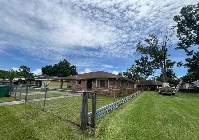 Photo 3 of Single family home for sale at 2745 Annette Dr, Marrero, LA 70072 | MLS# 2565980 | Listing updated on 2026-10-06
