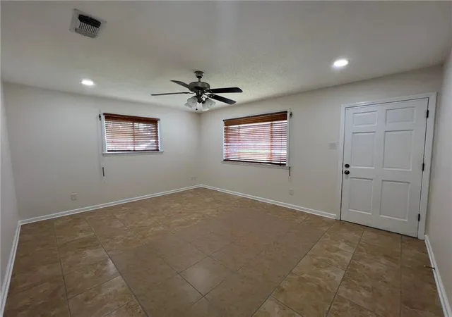 Photo 4 of Single family home for sale at 2745 Annette Dr, Marrero, LA 70072 | MLS# 2565980 | Listing updated on 2026-10-06
