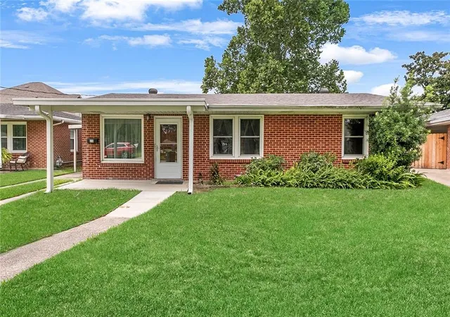 Photo 2 of Single family home for sale at 23 Donald Ct, Metairie, LA 70003 | MLS# 2567297 | Listing updated on 2026-08-26