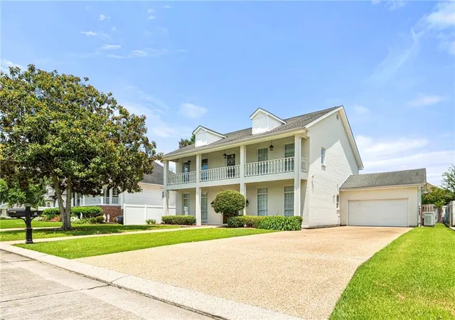 Photo 3 of Single family home for sale at 45 Hermitage Dr, Marrero, LA 70072 | MLS# 2567276 | Listing updated on 2026-08-25