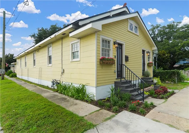 Photo 2 of Single family home for sale at 1027 Eliza St, New Orleans, LA 70114 | MLS# 2567320 | Listing updated on 2026-08-21
