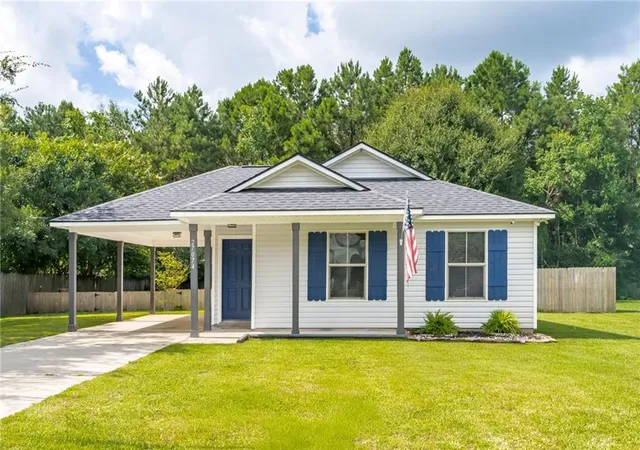 Photo 1 of Sale Pending at 27074 Cabo Cvs Dr, Ponchatoula, LA 70454 | MLS# 2567404 | Listing updated on 2026-08-12
