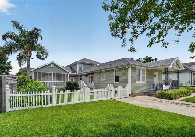 1st image of 3749 Bauvais St, Metairie, LA 70001 | MLS# 2567415
