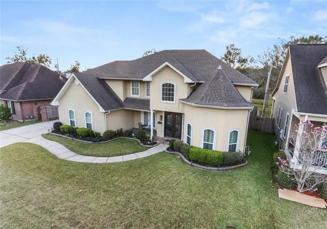 Photo 3 of Single family home for sale at 672 Normandy St, Nine Mile Point, LA 70094 | MLS# 2567425 | Listing updated on 2026-08-09