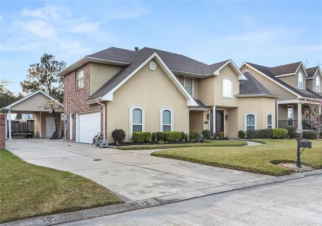 Photo 3 of Sale Pending at 672 Normandy St, Nine Mile Point, LA 70094 | MLS# 2567425 | Listing updated on 2026-10-06