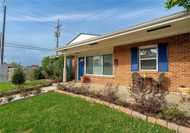 Photo 3 of Single family home for sale at 2200 Elizabeth St, Metairie, LA 70003 | MLS# 2567428 | Listing updated on 2026-08-17