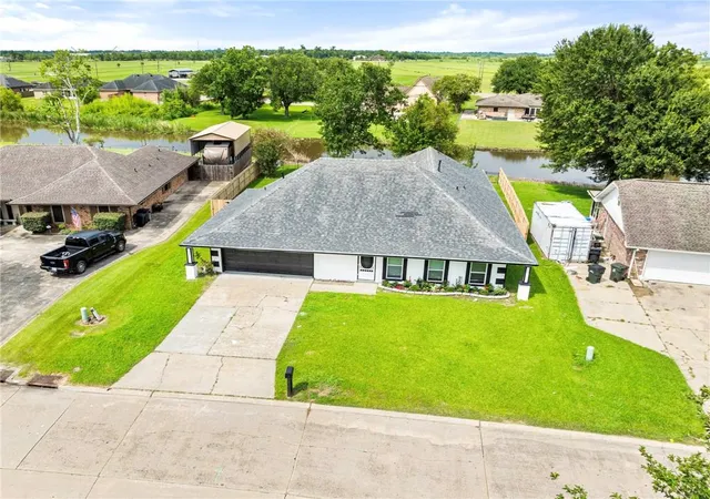 Photo 3 of Single family home for sale at 154 Presque Isle Dr, Houma, LA 70363 | MLS# 2567556 | Listing updated on 2026-08-19