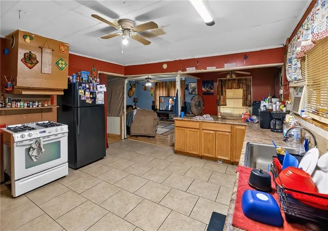 Photo 3 of Single family home for sale at 1723 Ave G, Bogalusa, LA 70427 | MLS# 2567826 | Listing updated on 2026-08-21