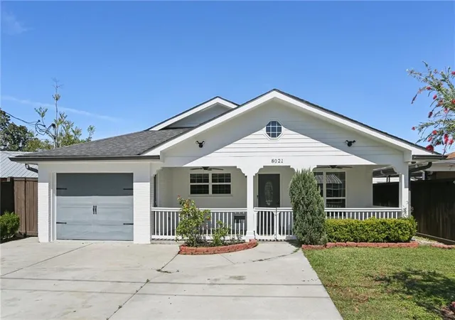 Photo 1 of Single family home for sale at 8021 Versailles St, Metairie, LA 70003 | MLS# 2567857 | Listing updated on 2026-08-21