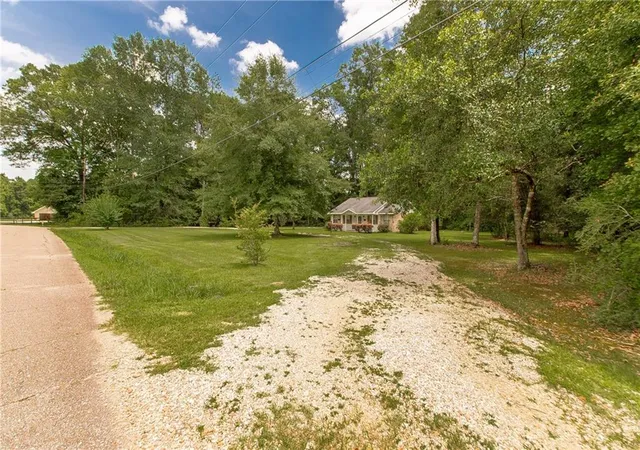 16th image of 63074 Northwood Dr, Bogalusa, LA 70427 | MLS# 2568050