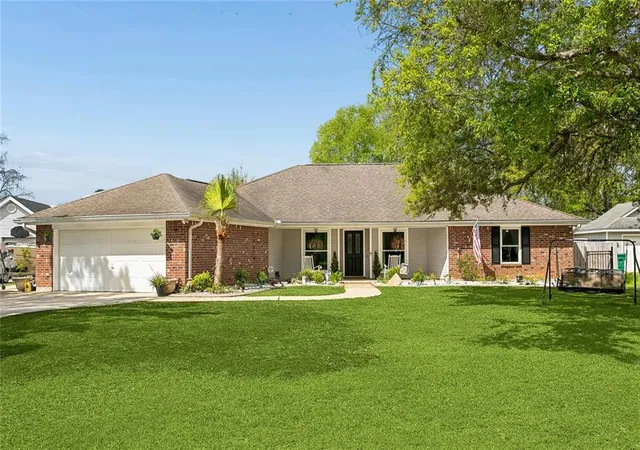 1st image of 150 Frenchmen Dr, Mandeville, LA 70448 | MLS# 2568004