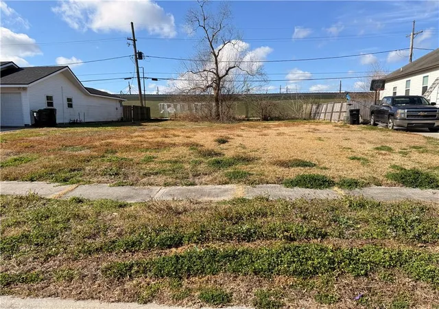 2nd image of 108 Perrin Dr, Arabi, LA 70032 | MLS# 2568178