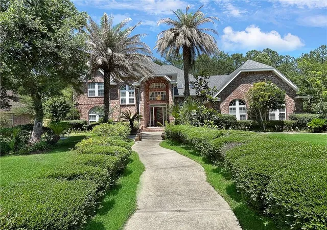 Photo 2 of Single family home for sale at 233 Leeds Dr, Slidell, LA 70461 | MLS# 2568168 | Listing updated on 2026-08-11