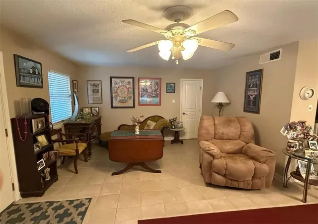Photo 3 of Condo for sale at 2813 River Rd #B, Jefferson, LA 70121 | MLS# 2568153 | Listing updated on 2026-08-21
