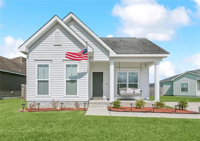 Photo 1 of Single family home for sale at 2664 Cedar Crk St, Marrero, LA 70072 | MLS# 2568367 | Listing updated on 2026-08-15