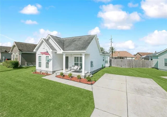Photo 3 of Single family home for sale at 2664 Cedar Crk St, Marrero, LA 70072 | MLS# 2568367 | Listing updated on 2026-08-15