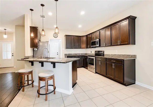 Photo 2 of Sale Pending at 404 Ashton Oaks Ln, Luling, LA 70070 | MLS# 2564925 | Listing updated on 2026-08-20