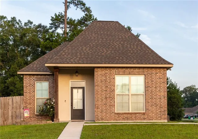 Photo 1 of Single family home for sale at 545 Oakley Blvd, Pearl River, LA 70452 | MLS# 2568218 | Listing updated on 2026-08-12