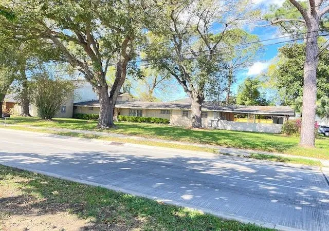 Photo 3 of Single family home for sale at 1000 Westwood Dr, Marrero, LA 70072 | MLS# 2568636 | Listing updated on 2026-08-11