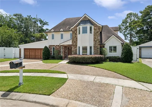 Photo 2 of Single family home for sale at 29 Madera Ct, Kenner, LA 70065 | MLS# 2568484 | Listing updated on 2026-08-17