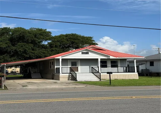 Photo 2 of Single family home for sale at 1906 S Bayou Dr, Golden Meadow, LA 70357 | MLS# 2568602 | Listing updated on 2026-08-22