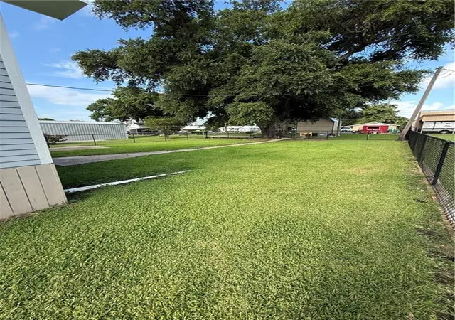 Photo 4 of Single family home for sale at 1906 S Bayou Dr, Golden Meadow, LA 70357 | MLS# 2568602 | Listing updated on 2026-08-22