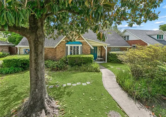 Photo 1 of Sale Pending at 51 Imperial Wood Dr, Harahan, LA 70123 | MLS# 2568604 | Listing updated on 2026-08-16