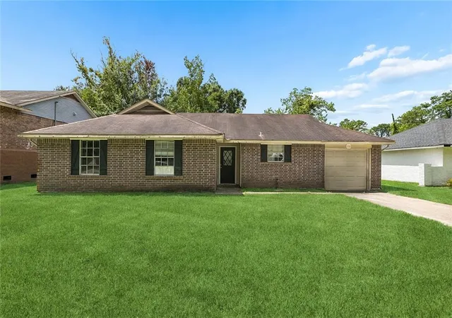 Photo 1 of Single family home for sale at 1735 W Hall Ave, Slidell, LA 70460 | MLS# 2568342 | Listing updated on 2026-08-21