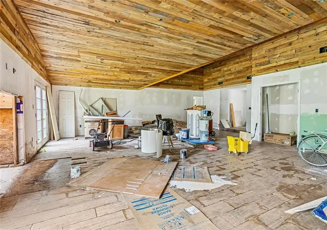 Photo 3 of Sale Pending at 224 S Queens Dr, Slidell, LA 70458 | MLS# 2568374 | Listing updated on 2026-08-13