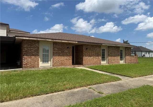 2nd image of 3812 Ventura Dr, Chalmette, LA 70043 | MLS# 2568498