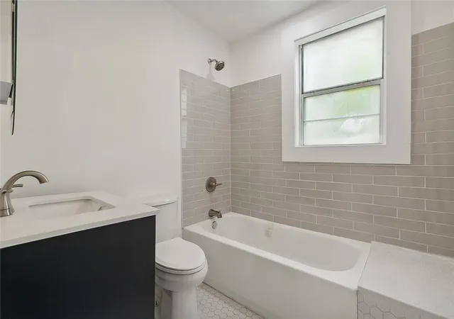 Listing Photo 4 - Condo for sale in building located at 8615 17 Birch St, New Orleans, LA 70118