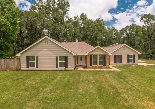 Photo 1 of Single family home for sale at 20191 Weinberger Rd, Ponchatoula, LA 70454 | MLS# 2568944 | Listing updated on 2026-08-06