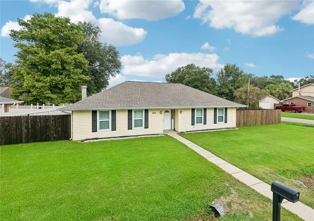 Photo 3 of Single family home for sale at 529 Payne St, Norco, LA 70079 | MLS# 2568852 | Listing updated on 2026-08-18
