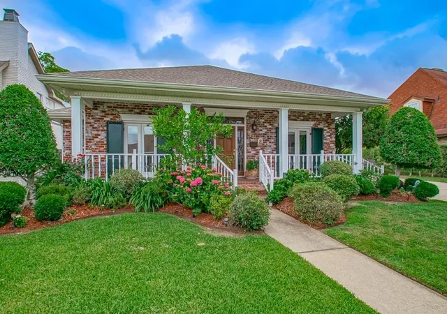 1st image of 725 Marlene Dr, Gretna, LA 70056 | MLS# 2568348
